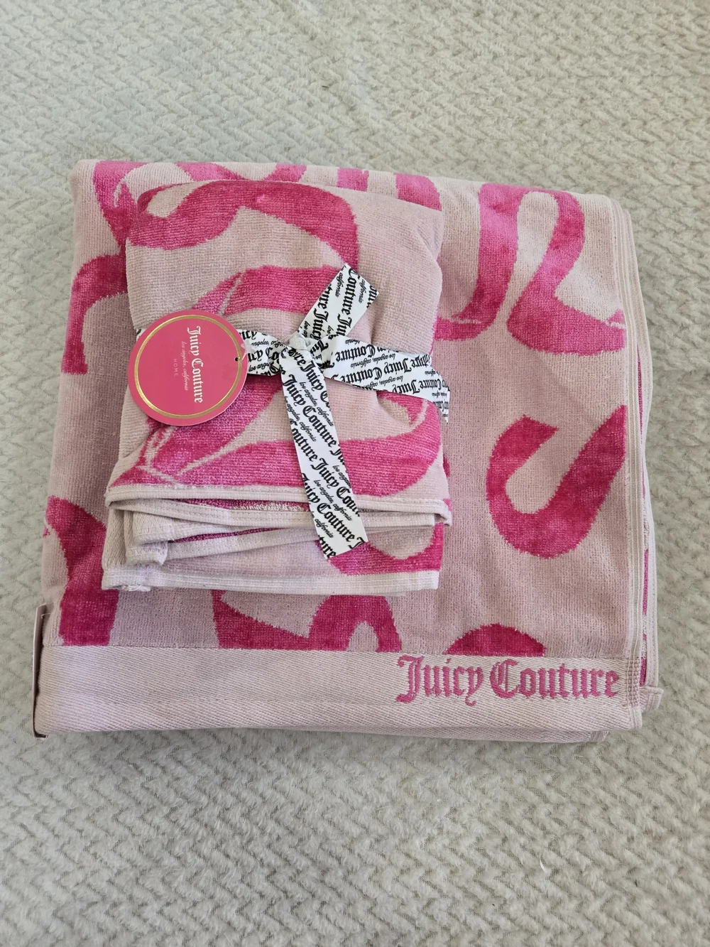 Juicy Couture Pink Bow & Heart Bath & 2 Hand Towel Set NWT